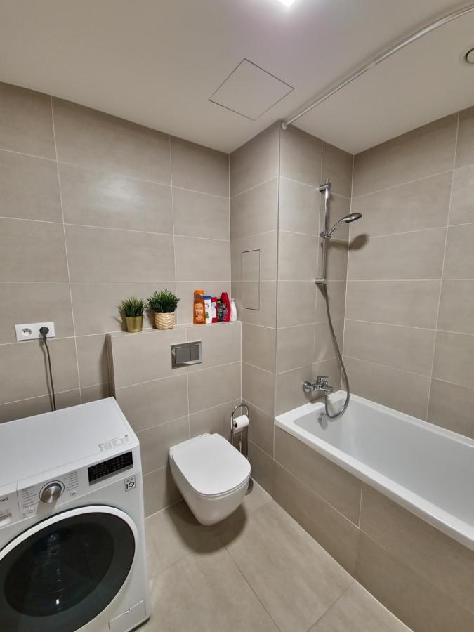 Kama Apartments Прага Экстерьер фото